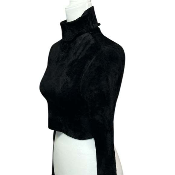 House Of CB Black Velvet Turtleneck Crop Top - Picture 3 of 7